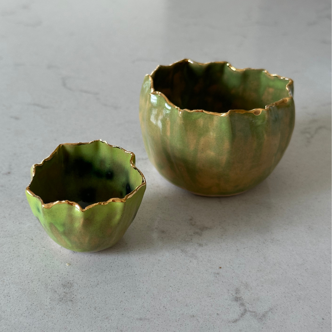 Green pinch pot