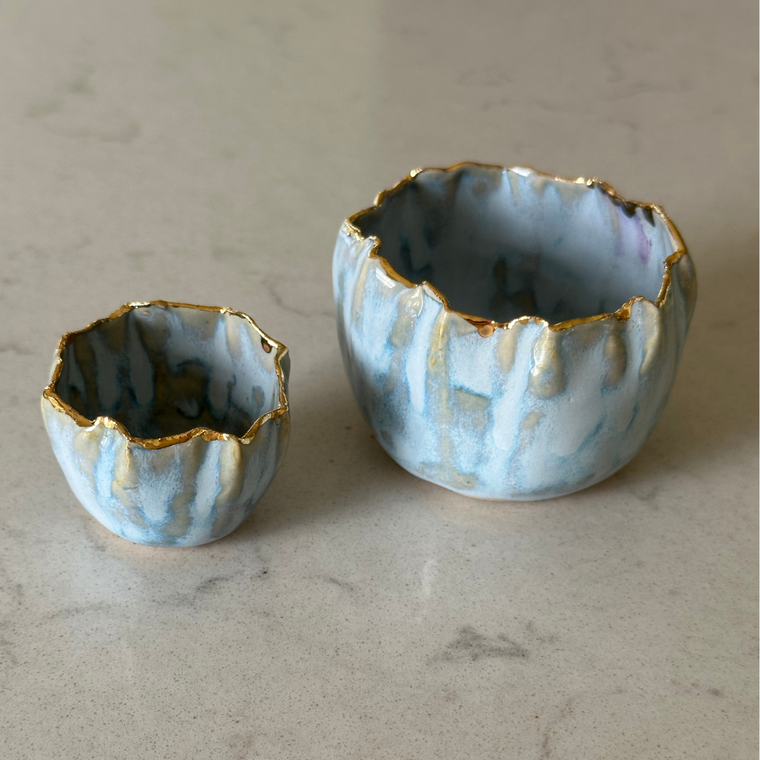 Light blue pinch pot