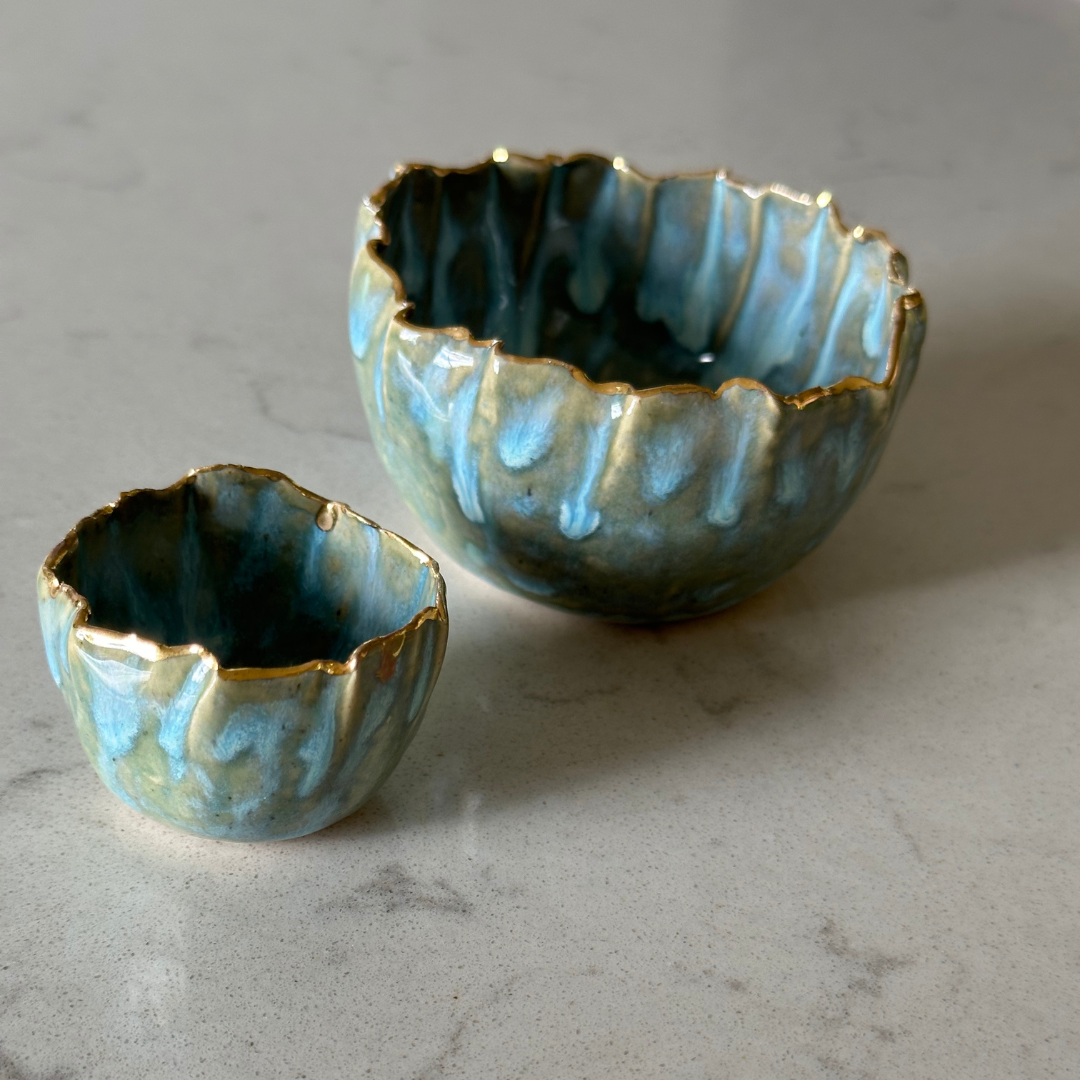 Green blue pinch pot