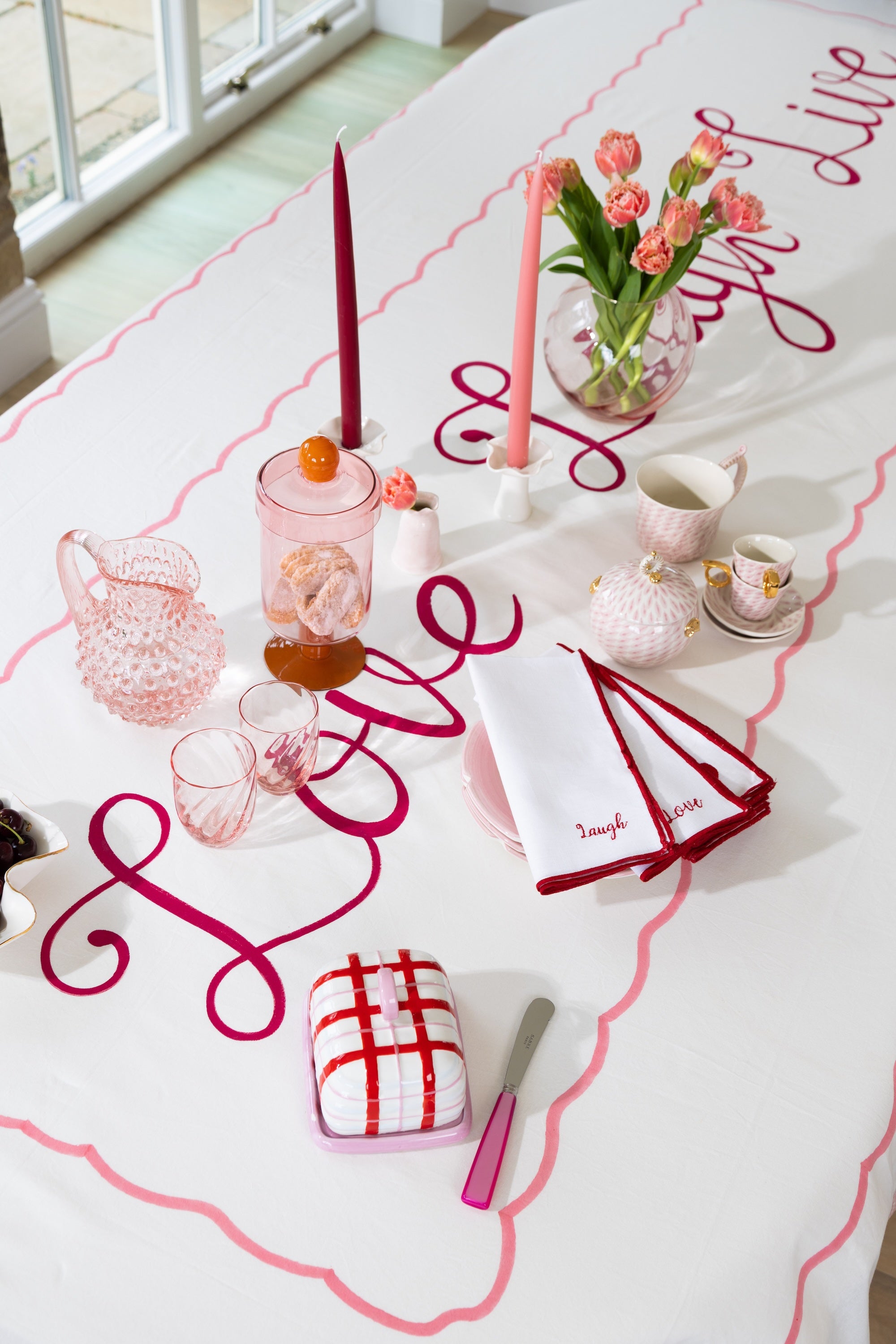 Love Laugh Live hand painted
table cloth
