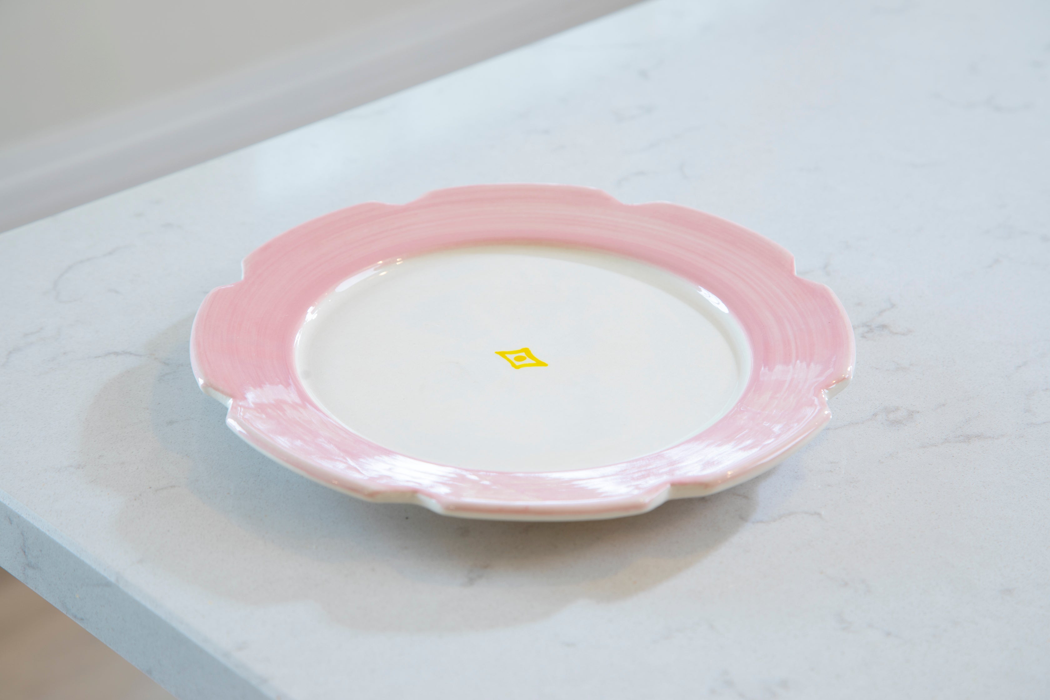 Scalloped plate | pink and white | osski