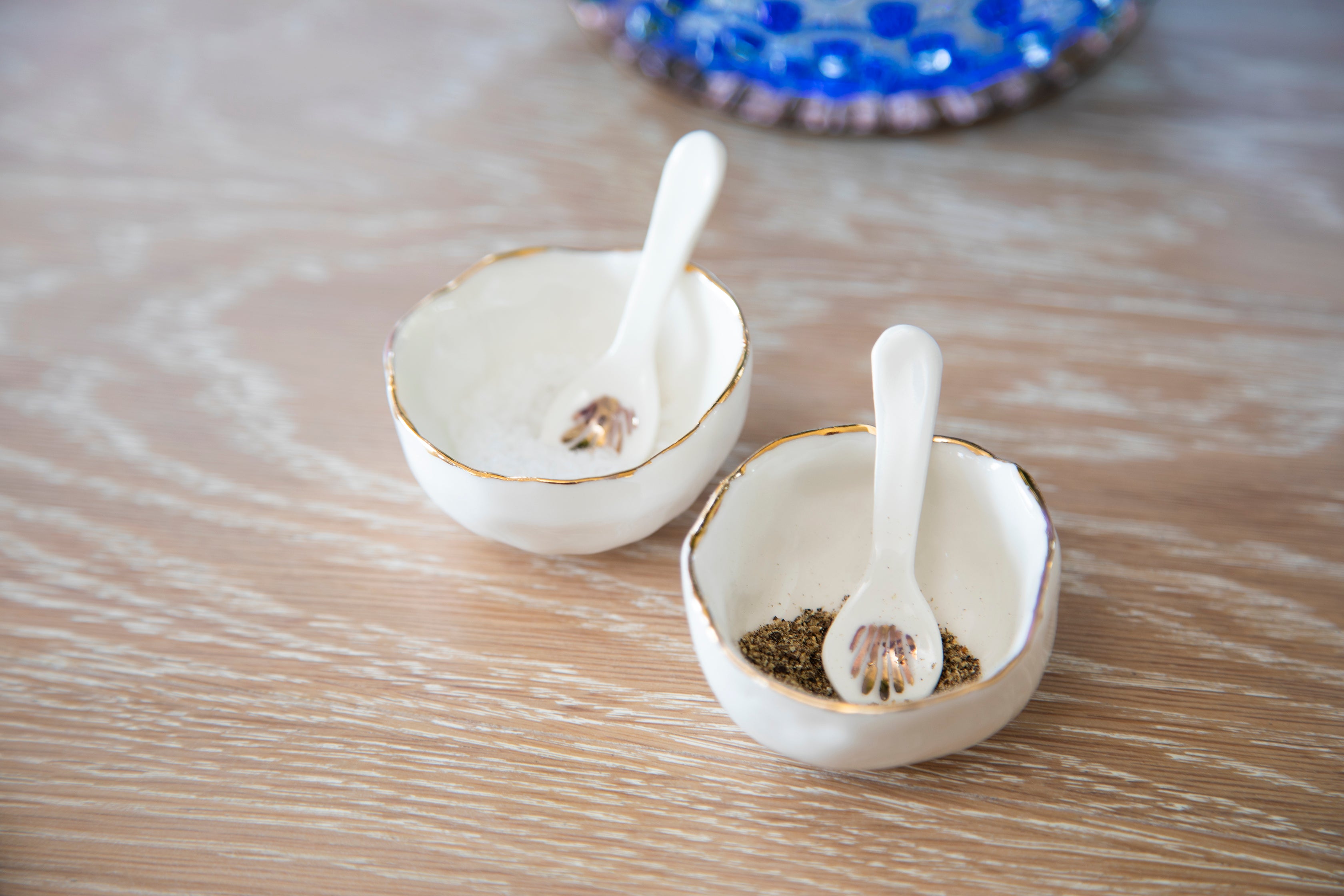 White Joanna Ling Porcelain salt and pepper pot with spoon