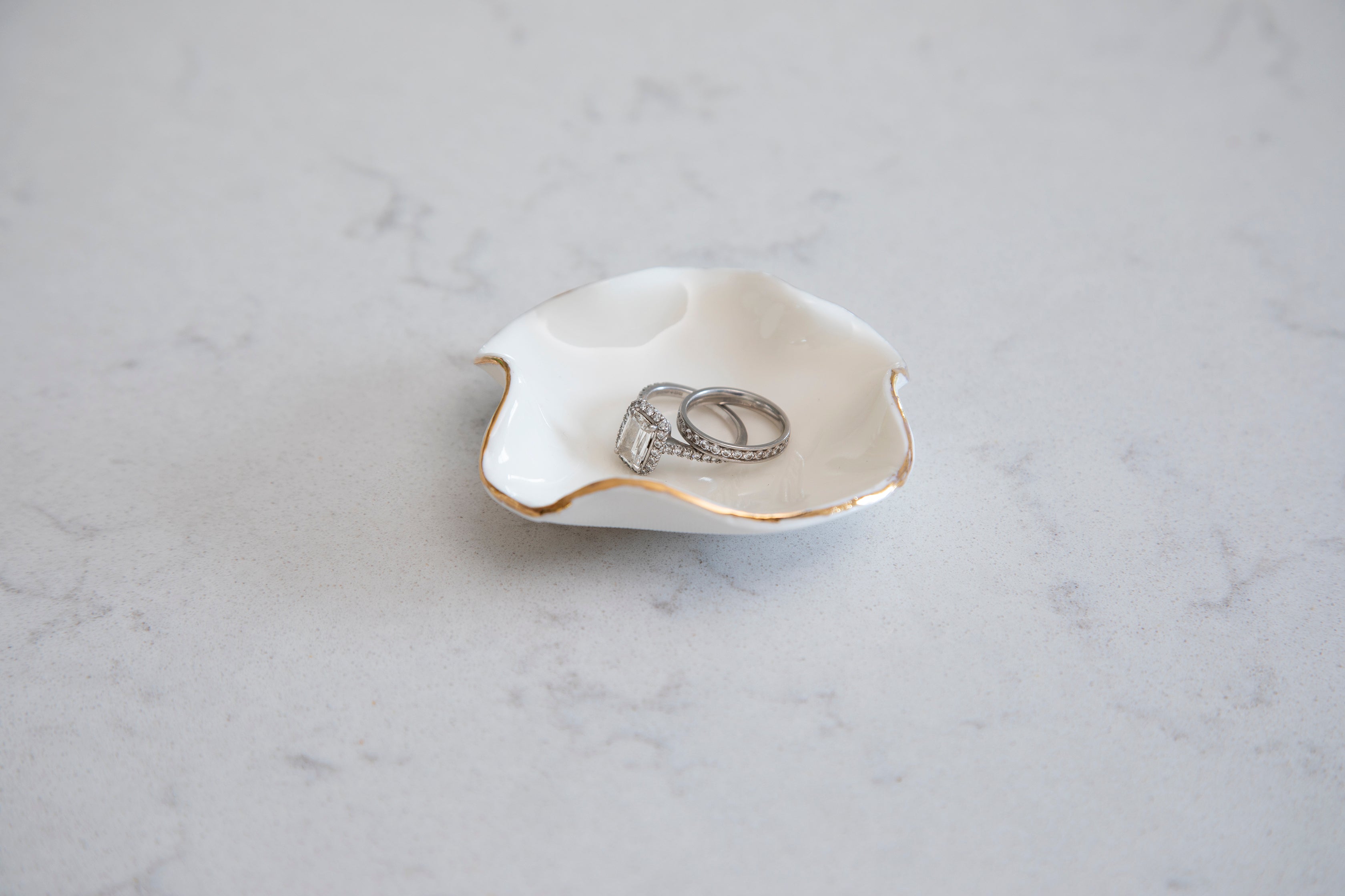 Wave Bowl | 8cm | White with Gold Edging