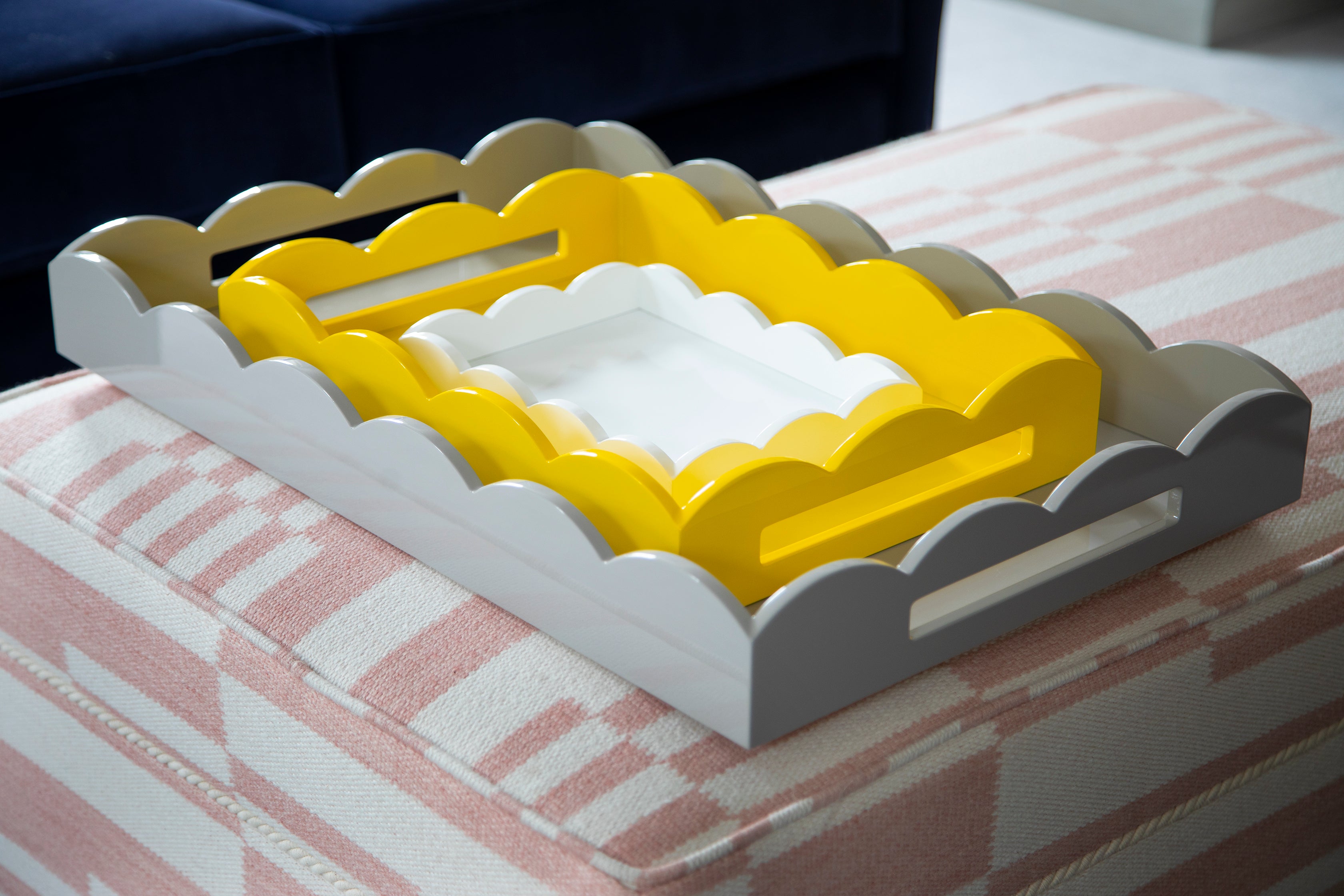 Scalloped trays in various sizes and colours