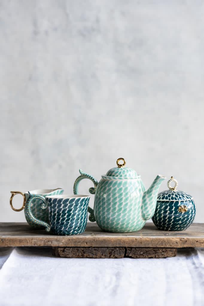 Tea Cup | Dash Pattern | Peacock