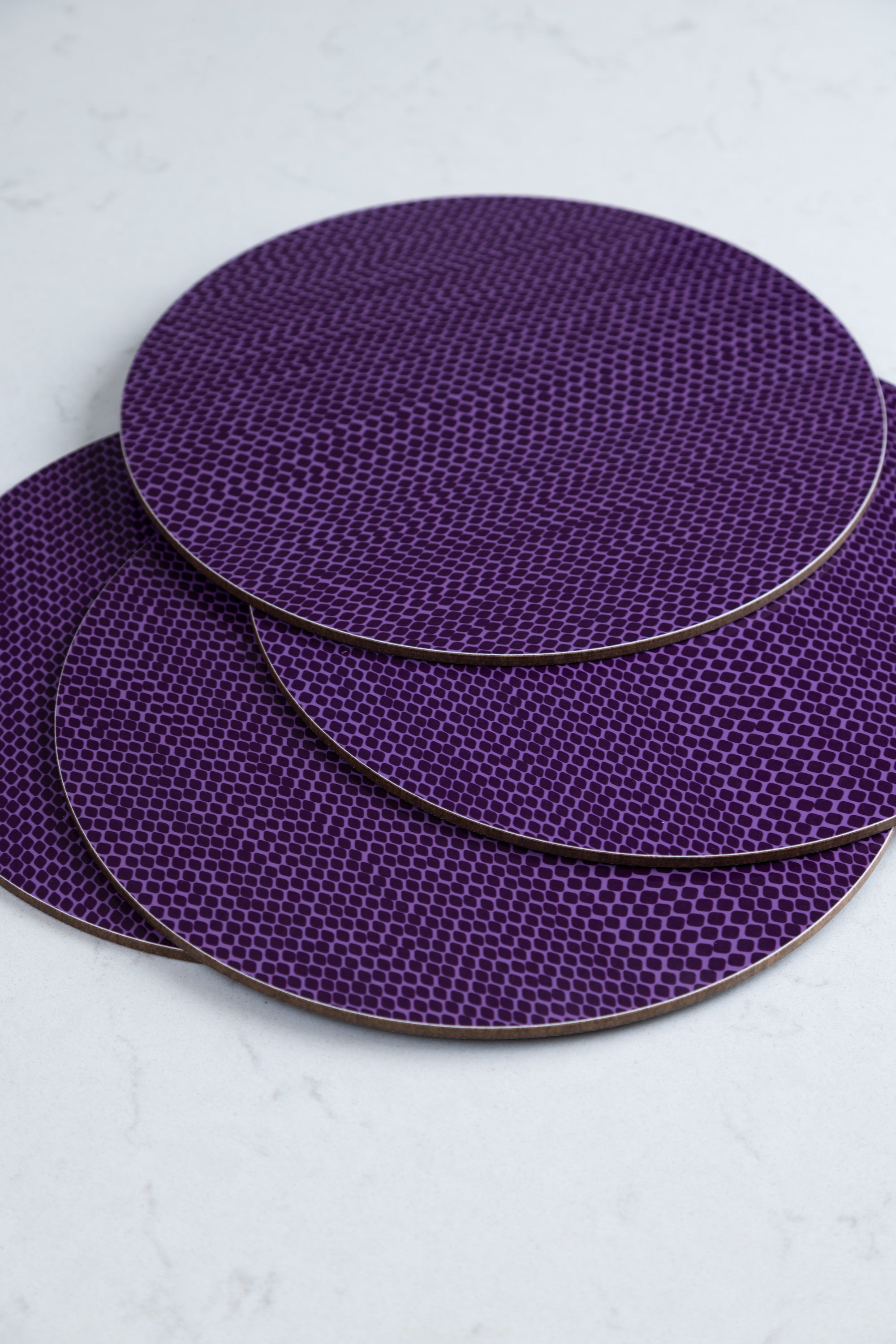Set of 4 Snake print placemats in amethyst, purple
