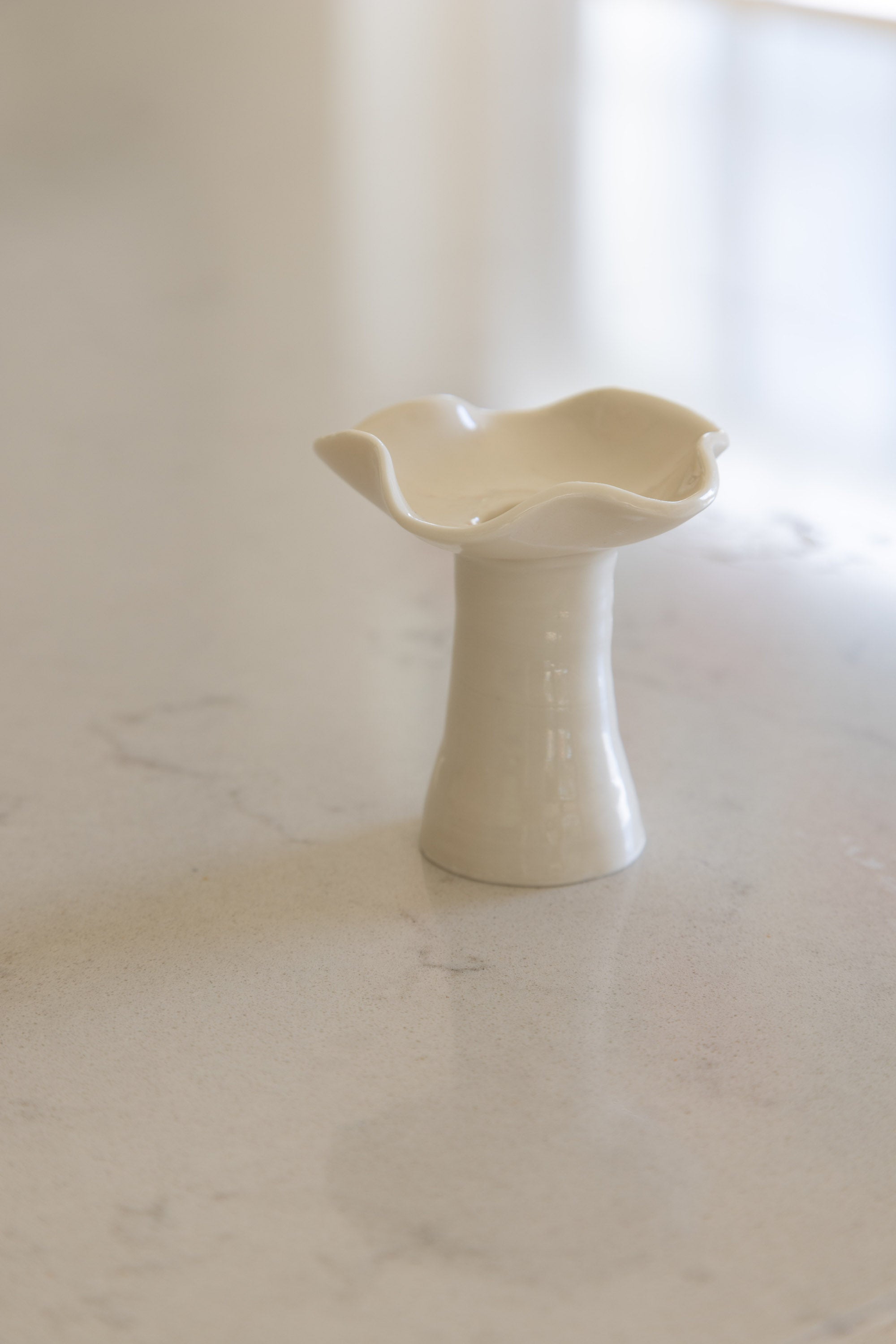 Wavy Candle holder | Porcelain | White