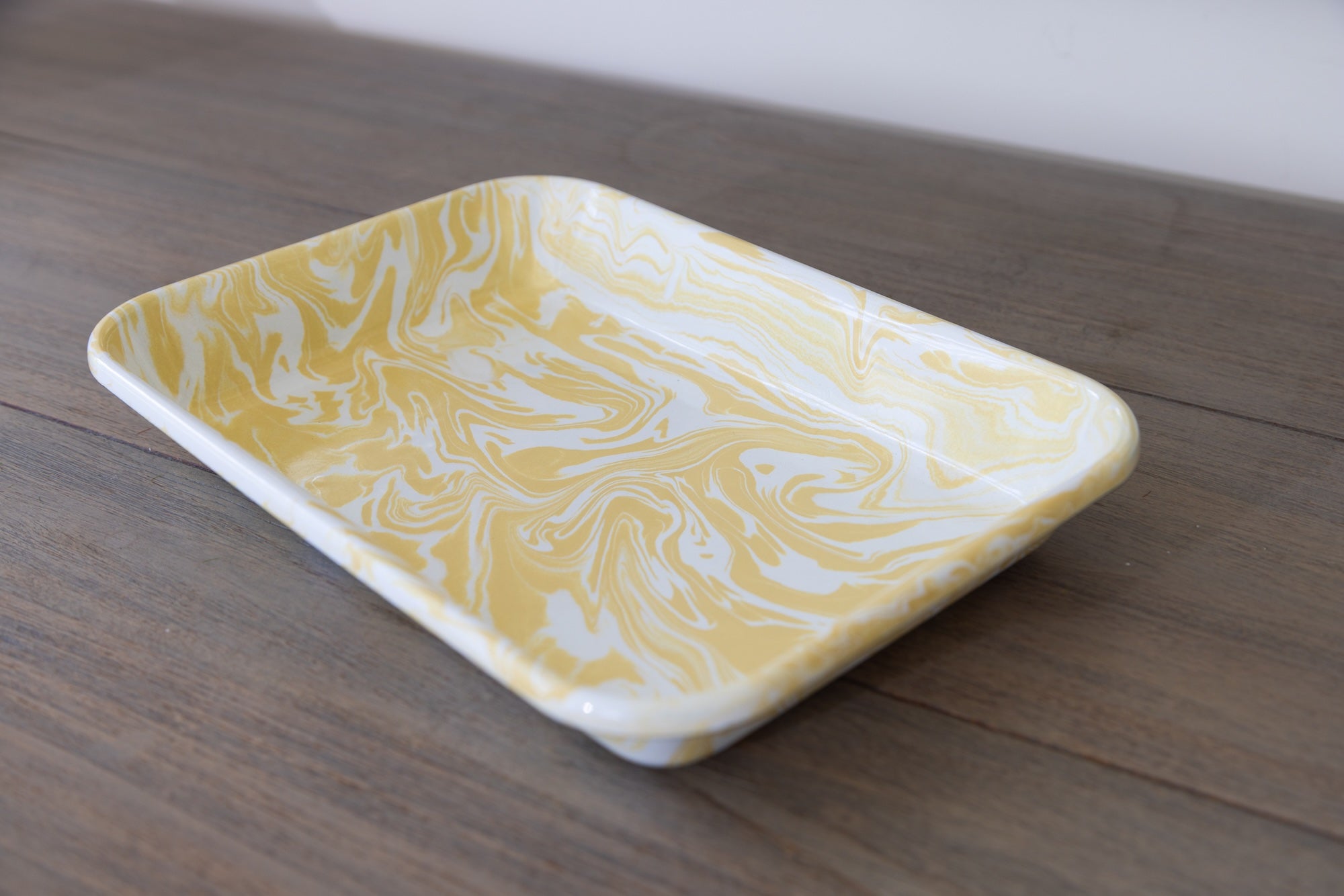 Rectangular enamel baking tray with yellow and white marbled pattern 