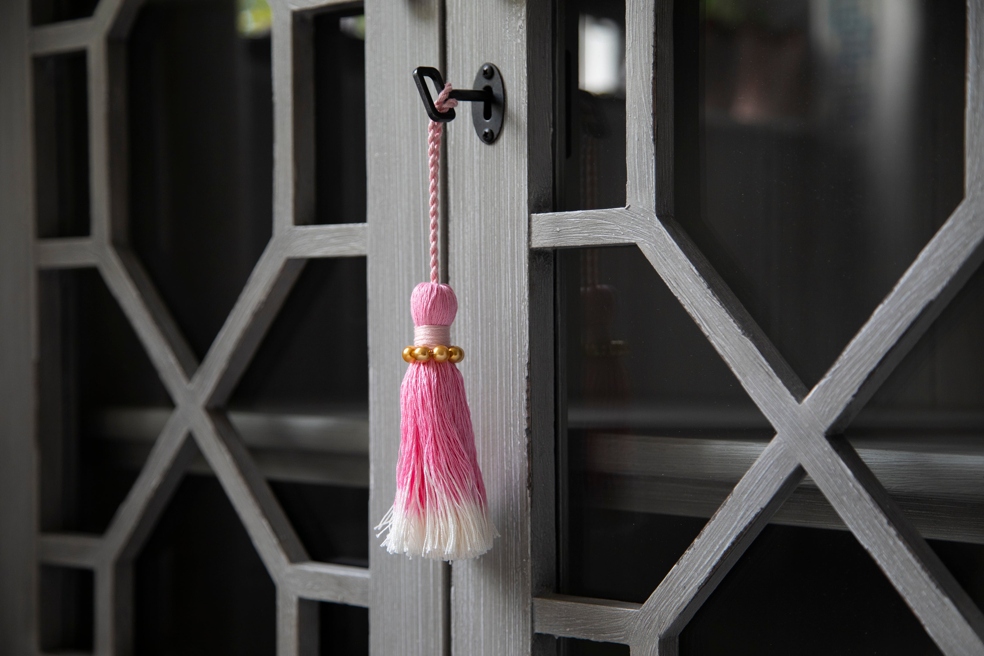 Key tassel | Carnation pink with beads | Jessica light