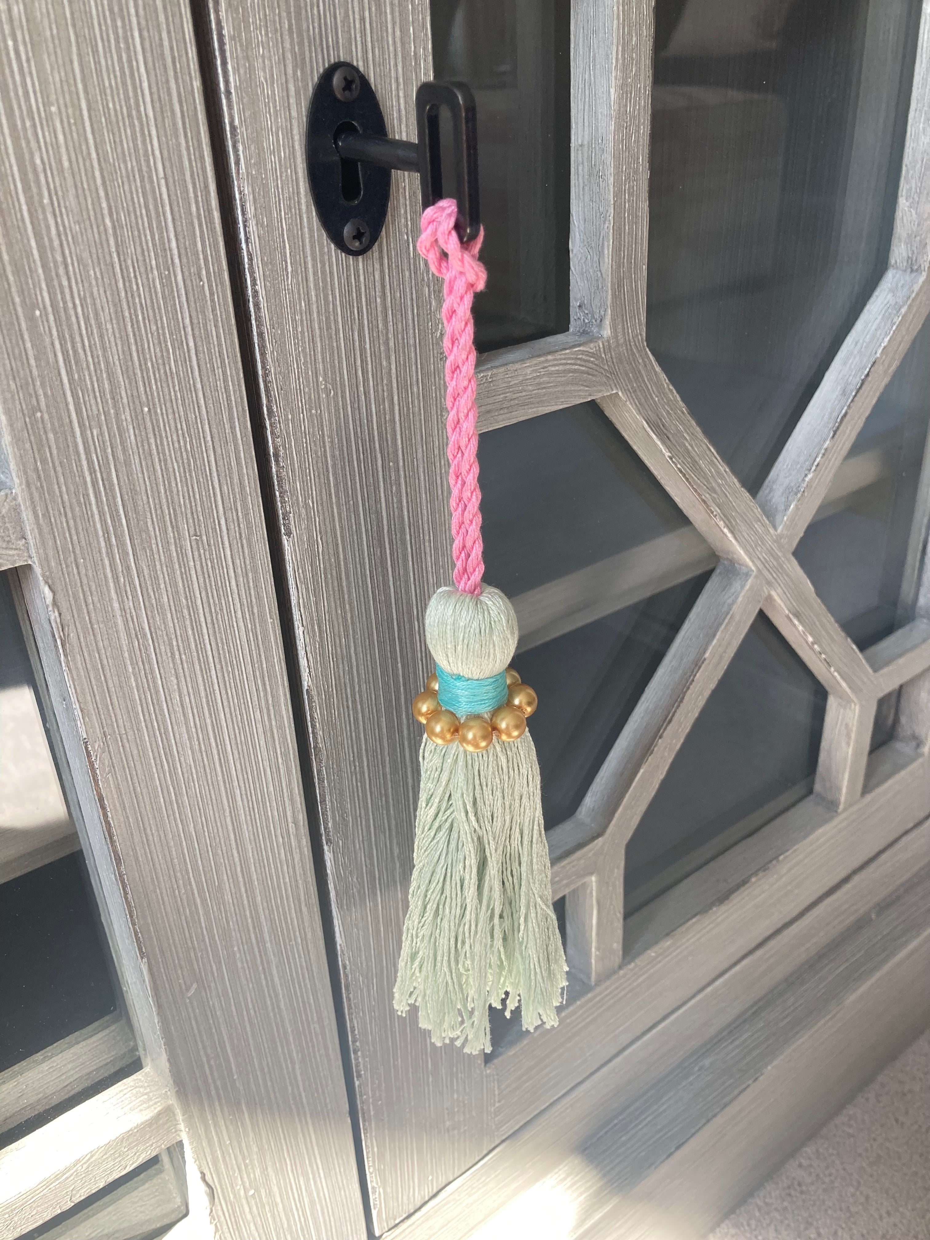 Key tassel | Eau de nil with beads | Jessica light